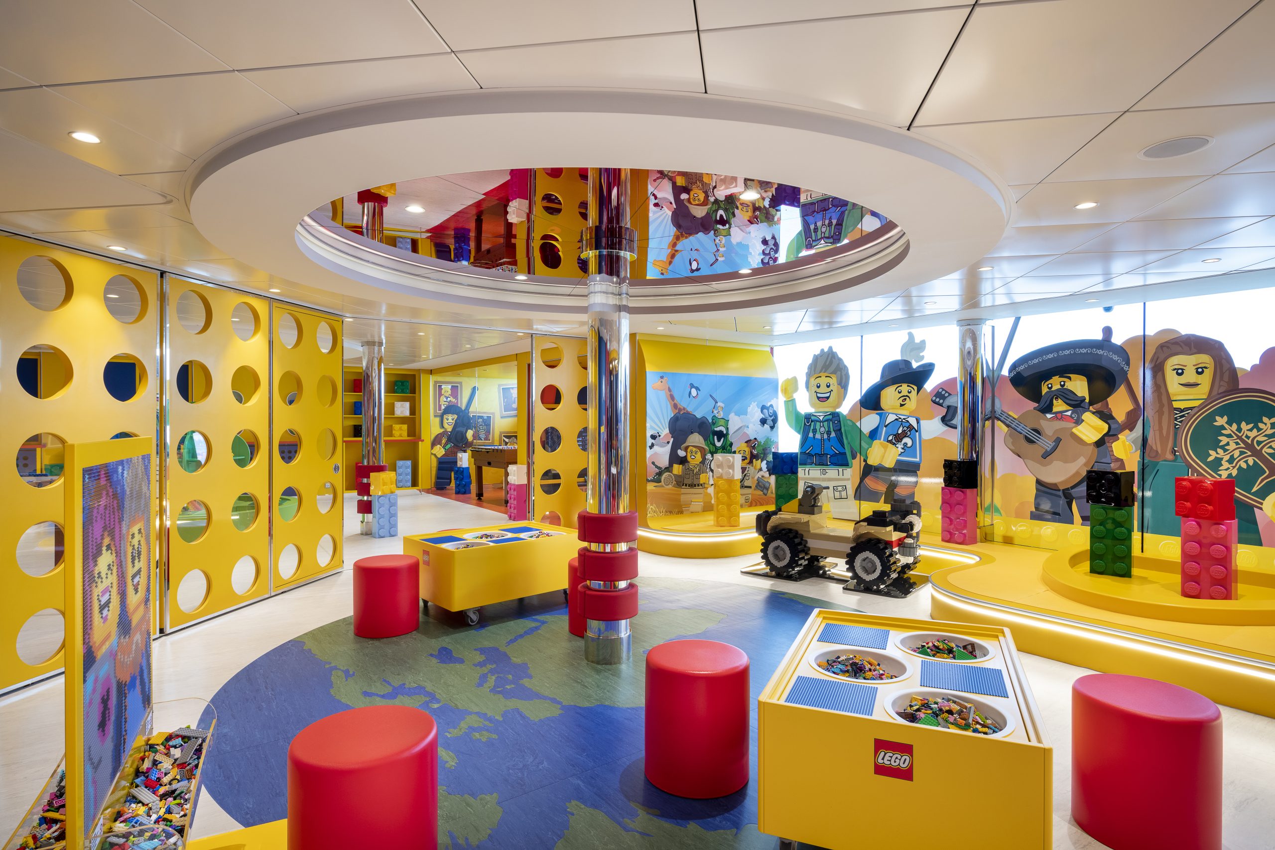 Espaço infantil Mini Club LEGO a bordo do MSC Virtuosa