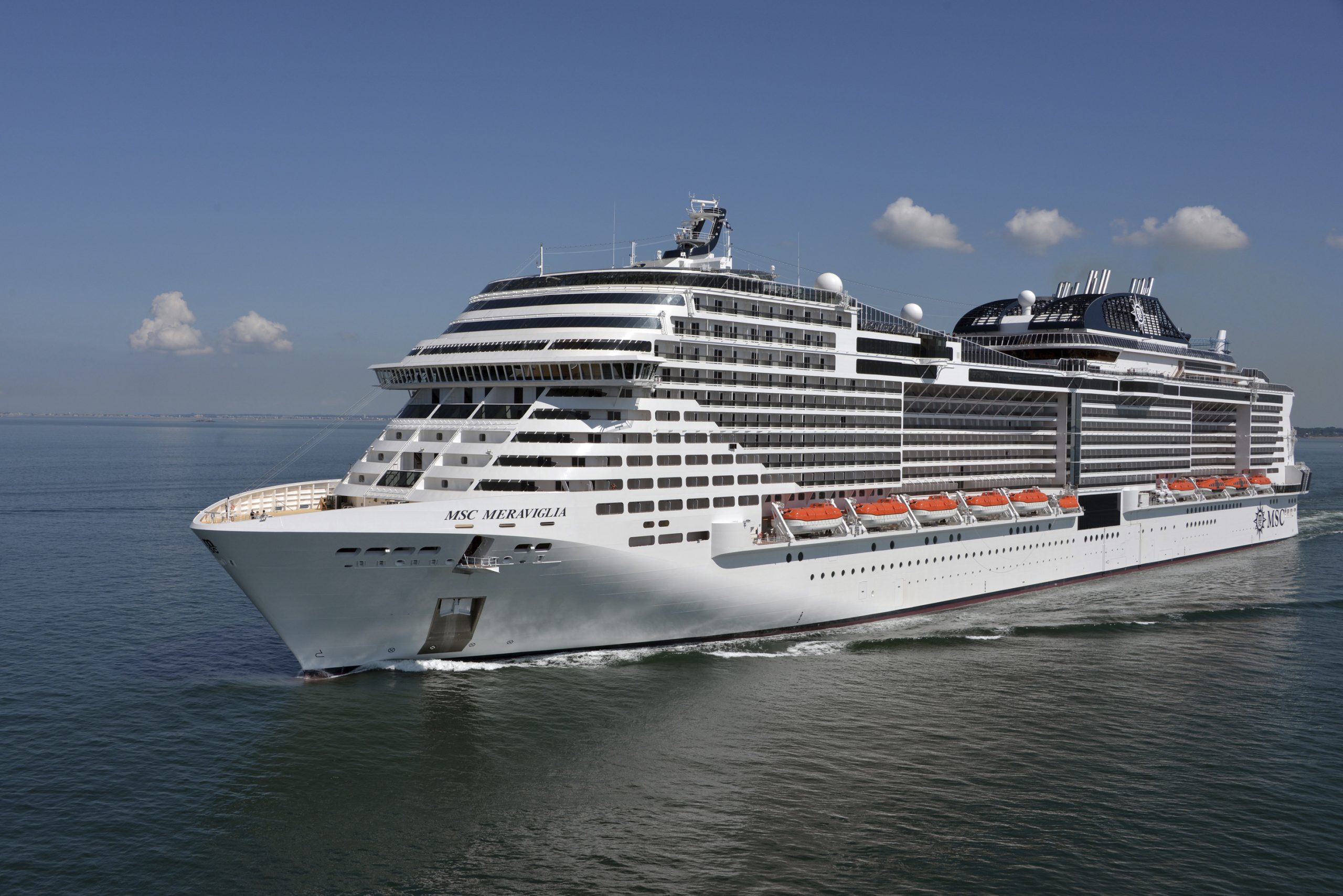 MSC Meraviglia navegando em alto-mar