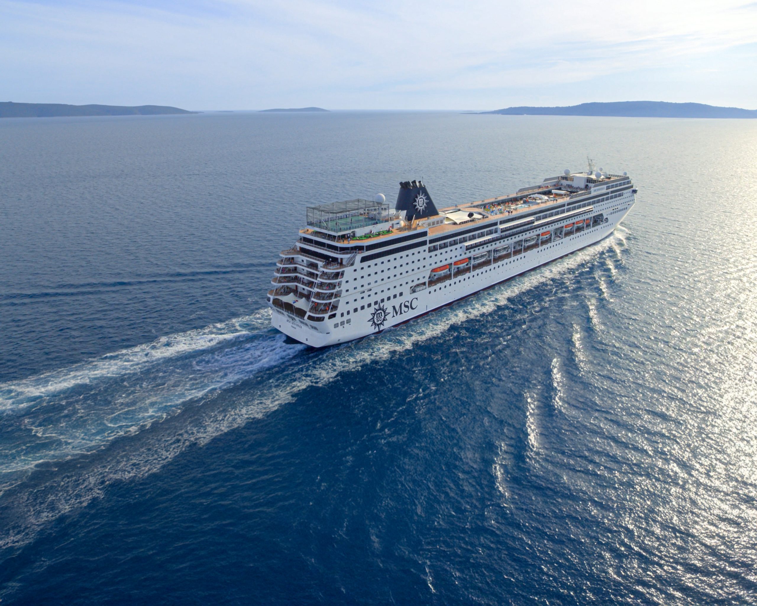 MSC Sinfonia navegando em alto-mar