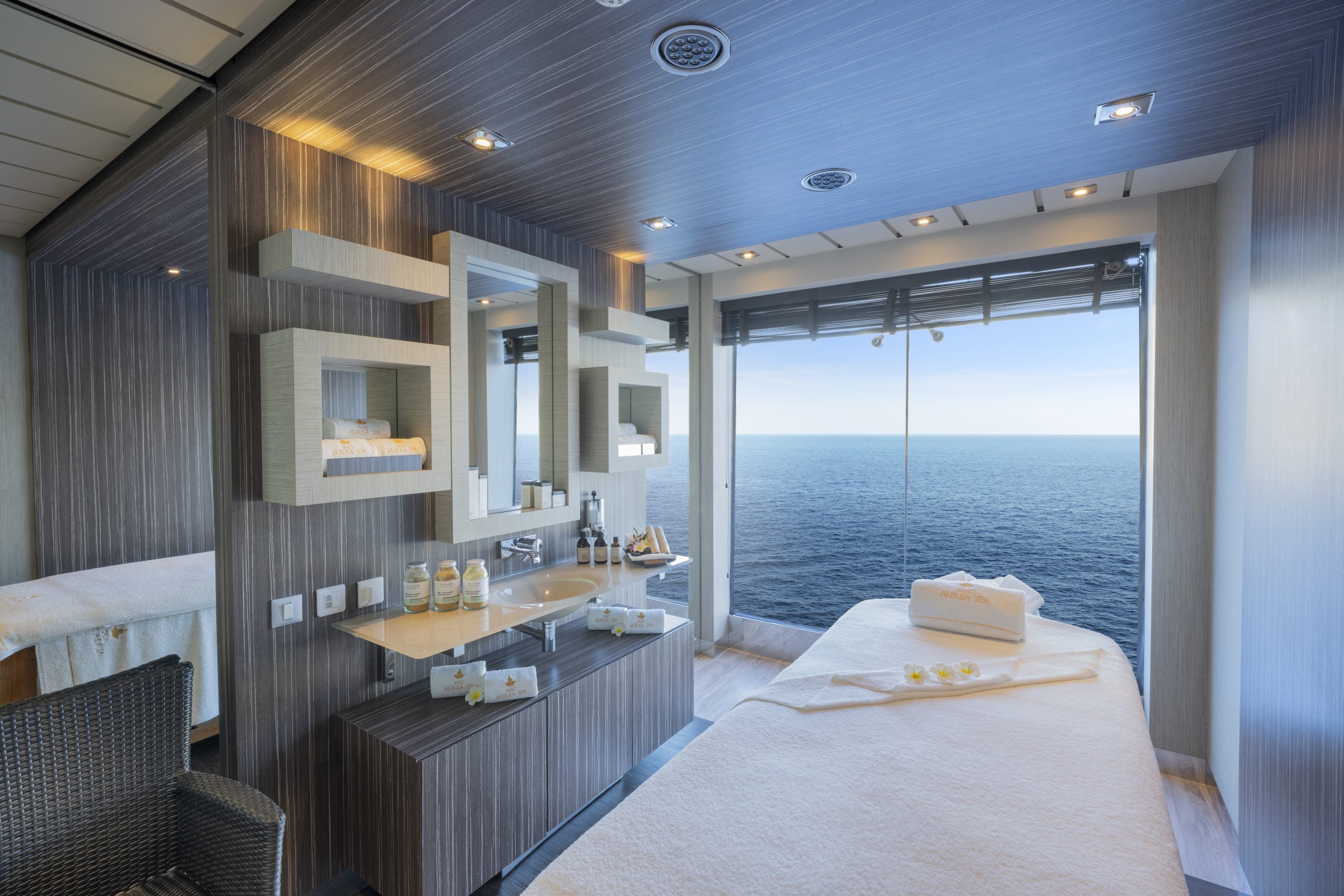 Sala de massagem do MSC Aurea Spa no MSC Divina