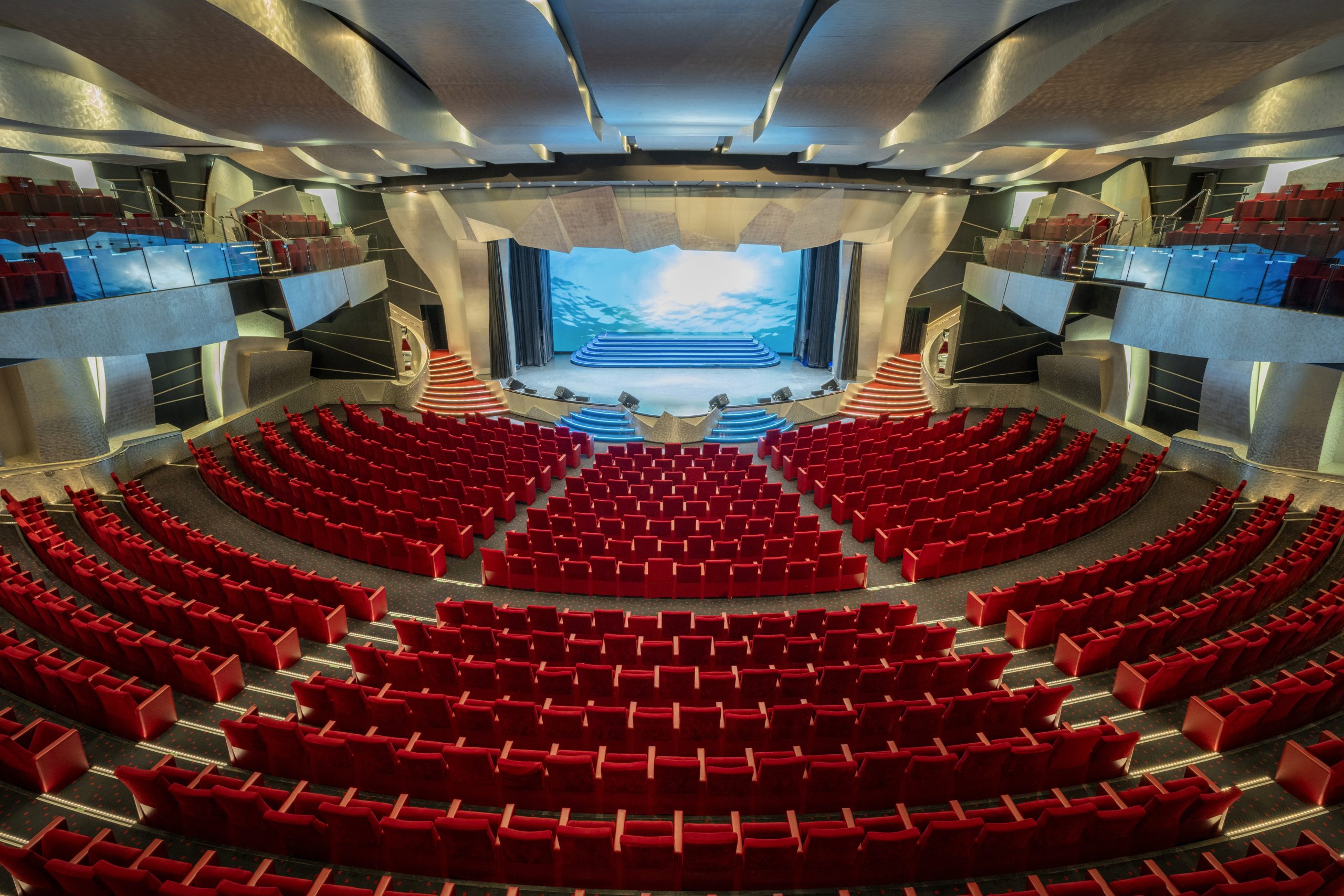 Teatro Pantheon a bordo do MSC Divina