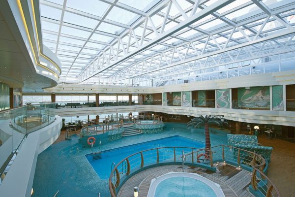 MSC Divina - Piscina coberta Le Sirene