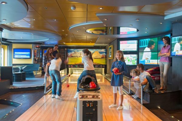 MSC Divina - Pista de Boliche